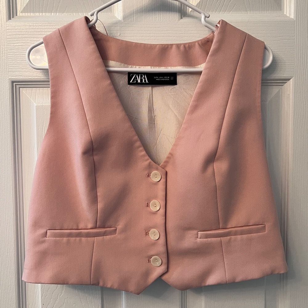 Zara Women's Blush Pink Buttoned Vest